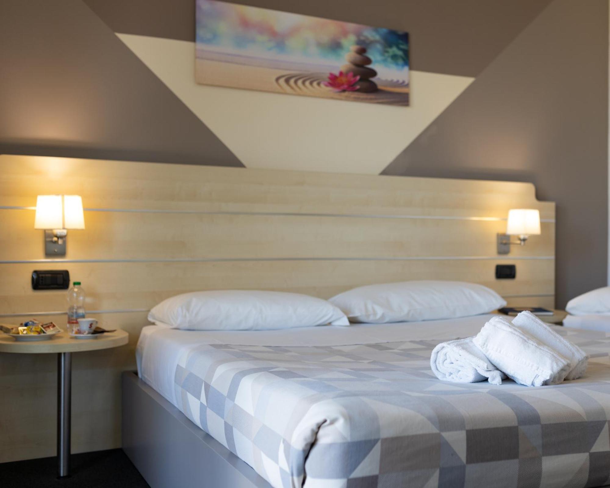 Hotel Giallo Noceto Buitenkant foto